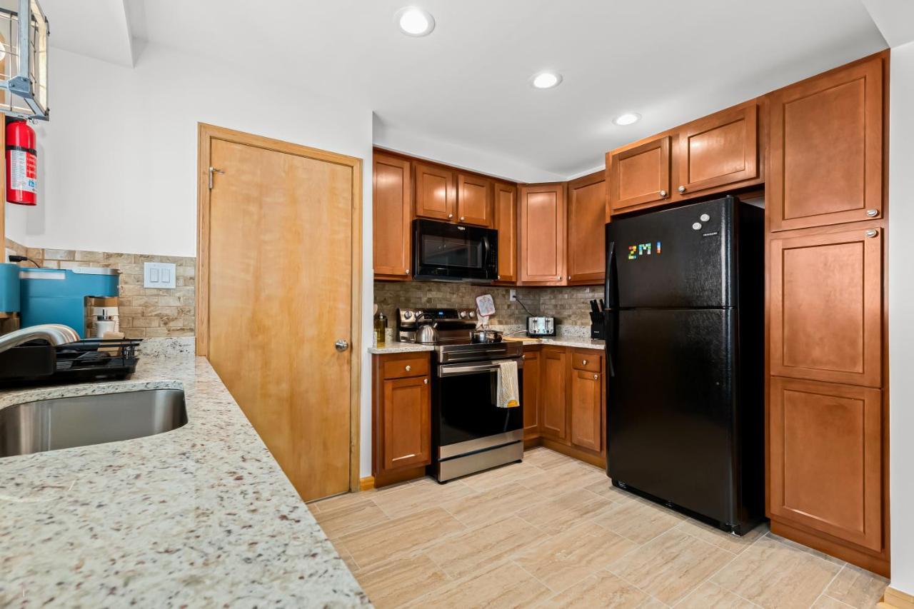 Villa Family-Friendly, Multi-Day Sale, 15 Mins To Downtown Detroit Exterior foto